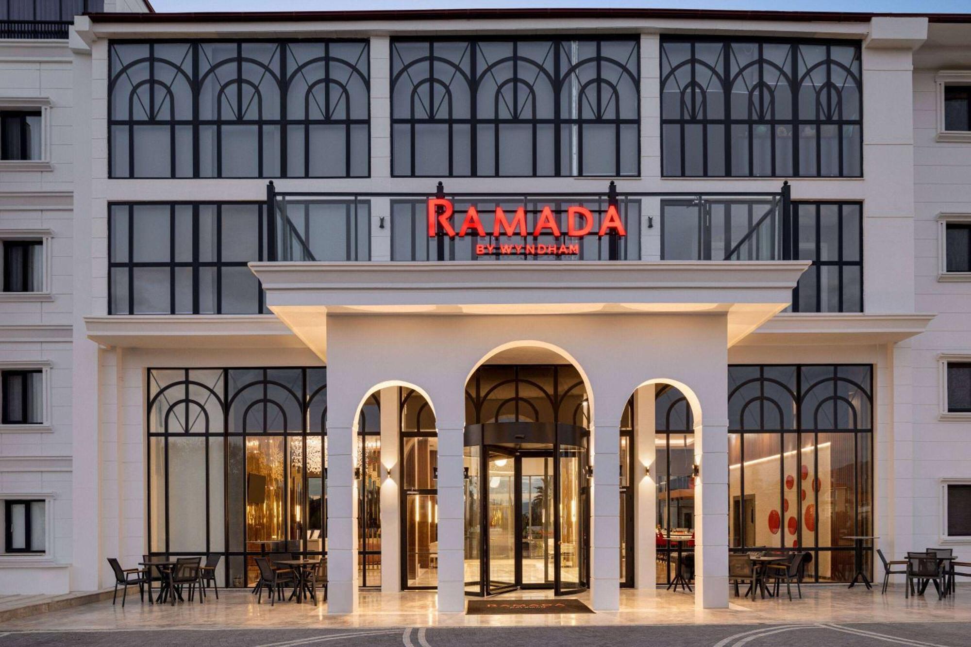 Ramada By Wyndham Даламан Экстерьер фото
